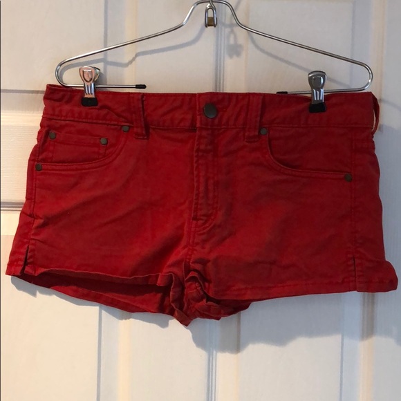Red shorts - Picture 1 of 3